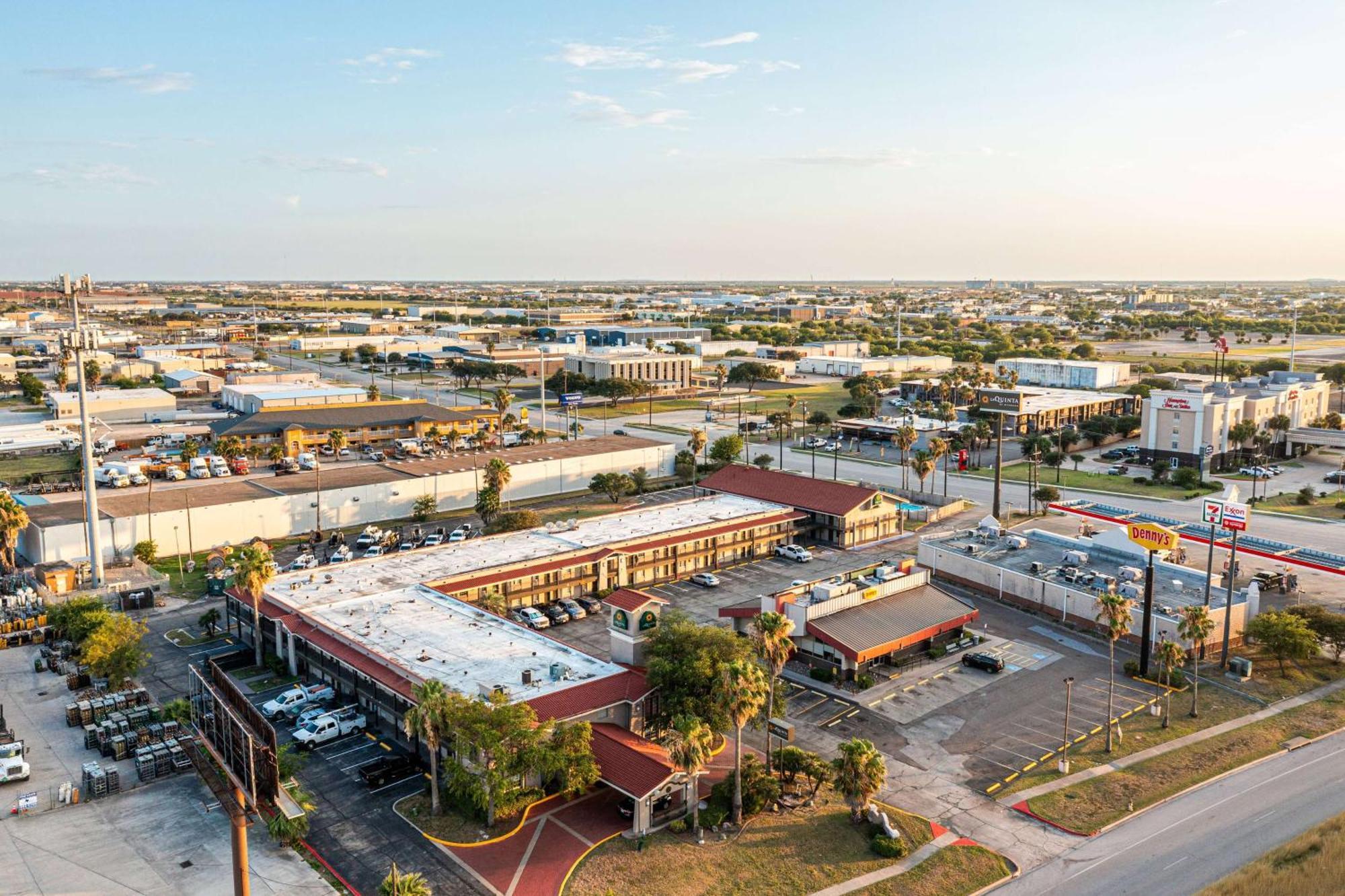 La Quinta Inn By Wyndham Corpus Christi North Exteriör bild